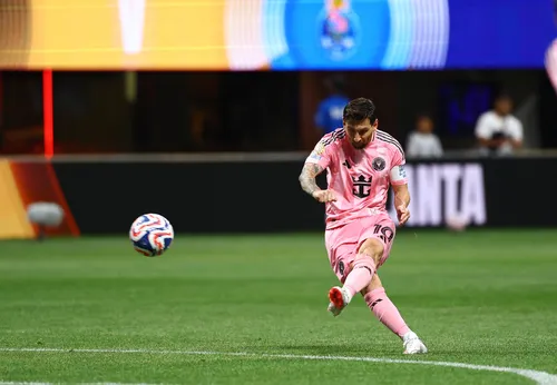 2025-06-19T202221Z_408877896_UP1EL6J1KL7HK_RTRMADP_3_SOCCER-CLUB-MIA-POR